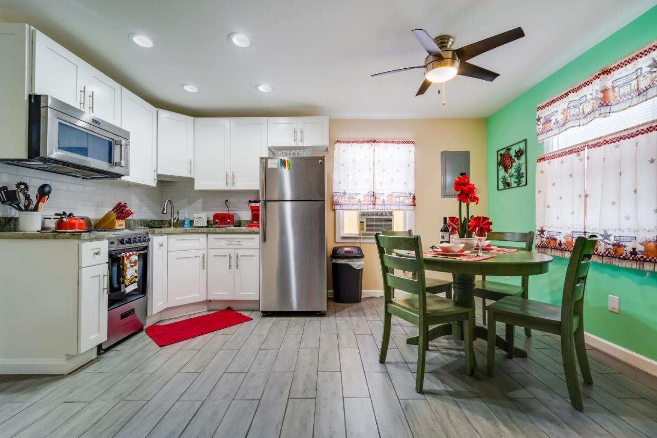 Beach Chairs, Good Kitchen, Strong Wifi On 14Th Ave Fort Lauderdale Exterior photo